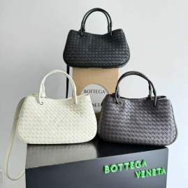 Picture of Bottega Veneta Handbags _SKUfw202999410fw